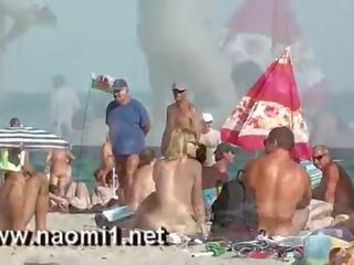 Naomi1 handjob ein jung kerl auf ein öffentlich strand