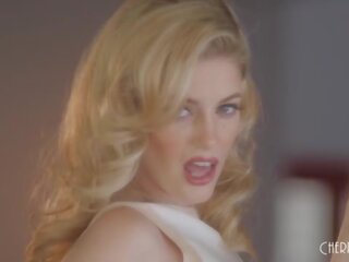 Charlotte stokely unzips उसकी स्कर्ट