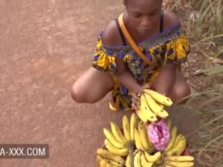 Negra banana seller gaja seduzido para um terrific xxx filme