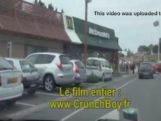 Sexe au restaurant exhib mac donalds des jeunes se sucent leur grosse 咬 sous